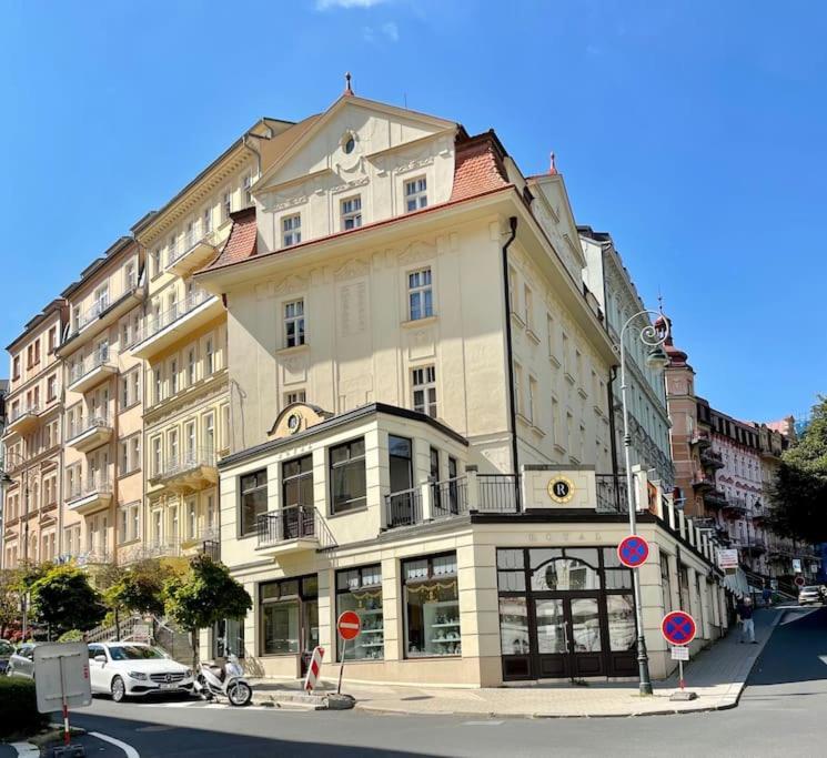Huge Two Floor Apartment On The Park Colonnade With Free Parking For One Car, 160 Sqm Karlsbad Exterior foto